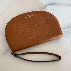 KATE SPADE Jackson Half Moon Round Wristlet